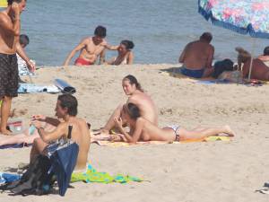 Candid plaz beach voyeur spying girls topless-a7cdoswn37.jpg