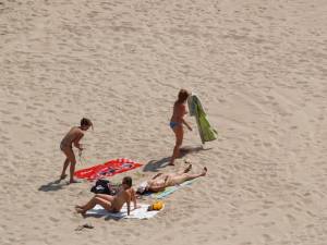 Candid-plaz-beach-voyeur-spying-girls-topless-h7cdoqade7.jpg