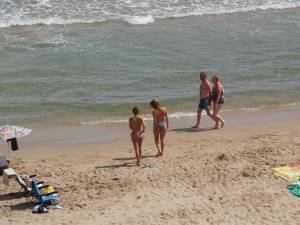 Candid plaz beach voyeur spying girls topless-u7cdoqildc.jpg