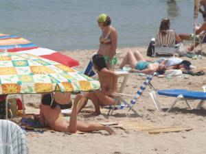 Candid plaz beach voyeur spying girls topless-j7cdorft65.jpg