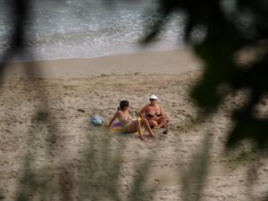 Candid plaz beach voyeur spying girls topless-77cdoqlw6e.jpg