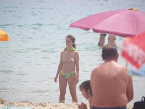 Candid-plaz-beach-voyeur-spying-girls-topless-s7cdoqvxhb.jpg
