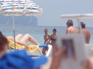 Candid plaz beach voyeur spying girls topless-g7cdorc1li.jpg