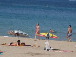 Candid plaz beach voyeur spying girls topless-z7cdotcgnt.jpg