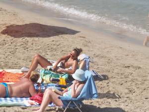 Candid plaz beach voyeur spying girls topless-67cdosggnv.jpg