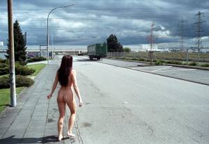 Nude In Public  Public Nudity Flashing Outdoor)-w7cexu2njv.jpg