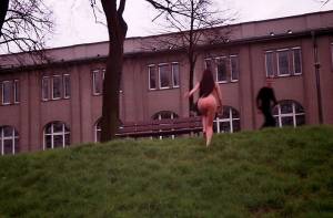 Nude In Public  Public Nudity Flashing Outdoor)-07cextl7c3.jpg
