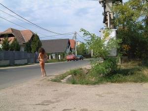 Nude In Public  Public Nudity Flashing Outdoor)-p7cfae8cev.jpg