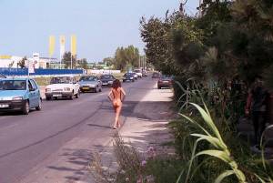 Nude In Public  Public Nudity Flashing Outdoor)-47cfaf4dm2.jpg
