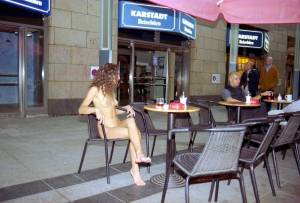 Nude In Public  Public Nudity Flashing Outdoor)-k7cfac05wk.jpg