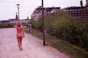 Nude In Public  Public Nudity Flashing Outdoor)-37cfa5i43q.jpg