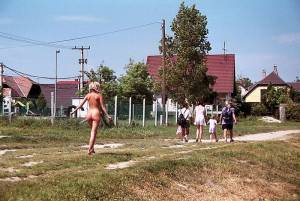 Nude In Public  Public Nudity Flashing Outdoor)-27cfa7izaw.jpg