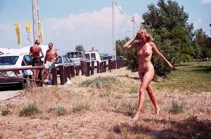 Nude In Public  Public Nudity Flashing Outdoor)-37cfa7rykm.jpg