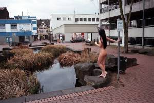 Nude In Public  Public Nudity Flashing Outdoor)-47cexodsqe.jpg