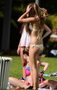 Voyeur Spying College Bikini Teens In Park-h7c0i8cnur.jpg