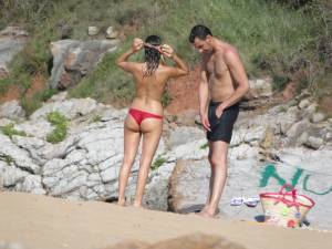 Voyeur Of Topless Girl On The Beach27c0j8ekw1.jpg