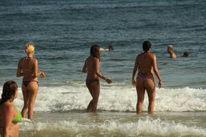 Rio-de-Janeiro%2C-Saquarema-Beach-67c44dmqa2.jpg
