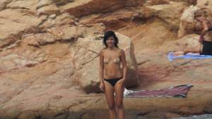Sardinia-italy-brunette-teen-on-beach-voyeur-spy-x259-37c4694rmk.jpg