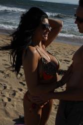 Romi Rain Meets Up With Former Lover At The Beach - 400x-w7ckuiwtip.jpg