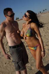 Romi Rain Meets Up With Former Lover At The Beach - 400x-n7ckuio5da.jpg