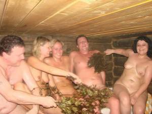 Family-Fun-in-sauna-x7c89pqtte.jpg