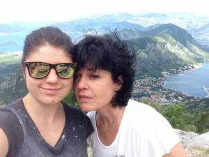 Mother-Teaching-Daughter-On-Vacation-2014-p7c88pvode.jpg