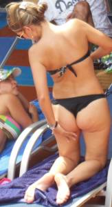 Delicious curvy MILF showing lots of ass in a thong!! 37 pics!w7c8p8aq5f.jpg
