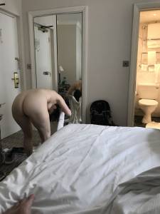 Dumb wife dosnt realise theres a camera in every room  [x35]67c91mnhl1.jpg