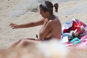 Spanish teen with big tits caught topless in Aliko, Naxos-o7clk22uzv.jpg