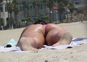 Spying-Girl-On-The-Beach-Sexy-Bikini-Voyeur-x25-s7cllwhkeh.jpg