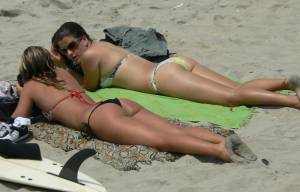 Two beautiful butts tanning-f7cm3u62oy.jpg