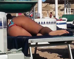 Italian girls on the beach mix-p7cn52tkxi.jpg