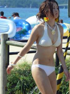 Japanese-Sexy-Beach-Girl-Voyeur-Candid-j7cpg9gq4y.jpg