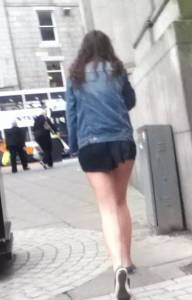 teen walking skirtq7cs4ct1ky.jpg