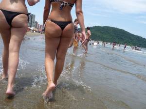 Juicy-Ass-Brazilian-Blonde-Strolls-on-the-Beach-in-Thong-l7cuvno7wq.jpg
