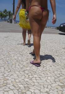 Hypnotic-Bubble-Butt-Latin-Girl-on-the-Streets-in-Micro-Thong-w_-her-Mom-07cuwdiepv.jpg