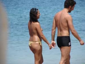 Dangerous Spying Topless Teens On The Beach [59 Pics]-57da7pbwsl.jpg