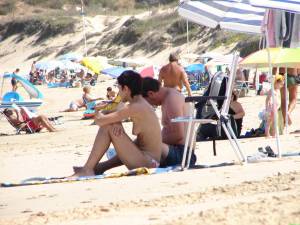 Dangerous Spying Topless Teens On The Beach [59 Pics]-d7da7om1ph.jpg