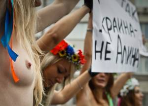 Femen-x124-b7dc61imf4.jpg