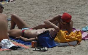 Topless girls on the beach (119 Pics)-h7dc3qhj1a.jpg