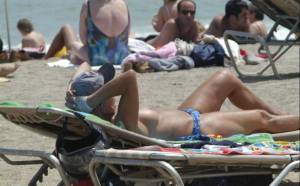 Topless girls on the beach (119 Pics)-w7dc3siflf.jpg
