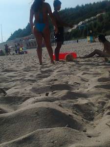 Candid-Italian-Beach-Voyeur-o7dc68xjnl.jpg