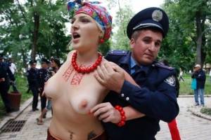 Femen x124-k7dc62pnv7.jpg
