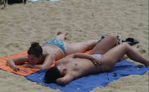 Topless girls on the beach (119 Pics)-17dc3puy0o.jpg