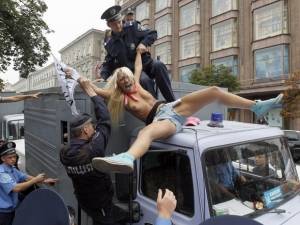 Femen x124-l7dc610jil.jpg