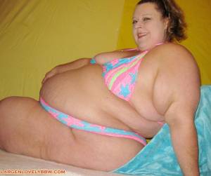 Big bikini babe-67dec1x3mq.jpg