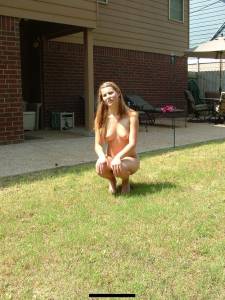 Teen redhead nude at the backyard (178 Pics)-n7deau91pb.jpg