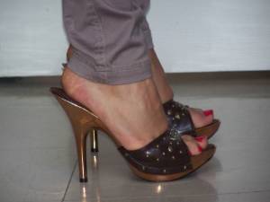 Alejandra-Sexy-Feet-Honey-77d2eajpim.jpg