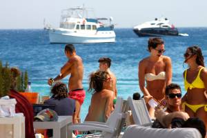 Young beauty caught topless in Ornos beach, Mykonosl7d2f8ccl0.jpg