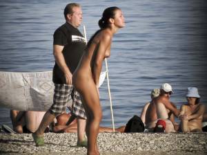 Sexy Ukranian Girl Naked On The Beach-s7d2ep3gl0.jpg